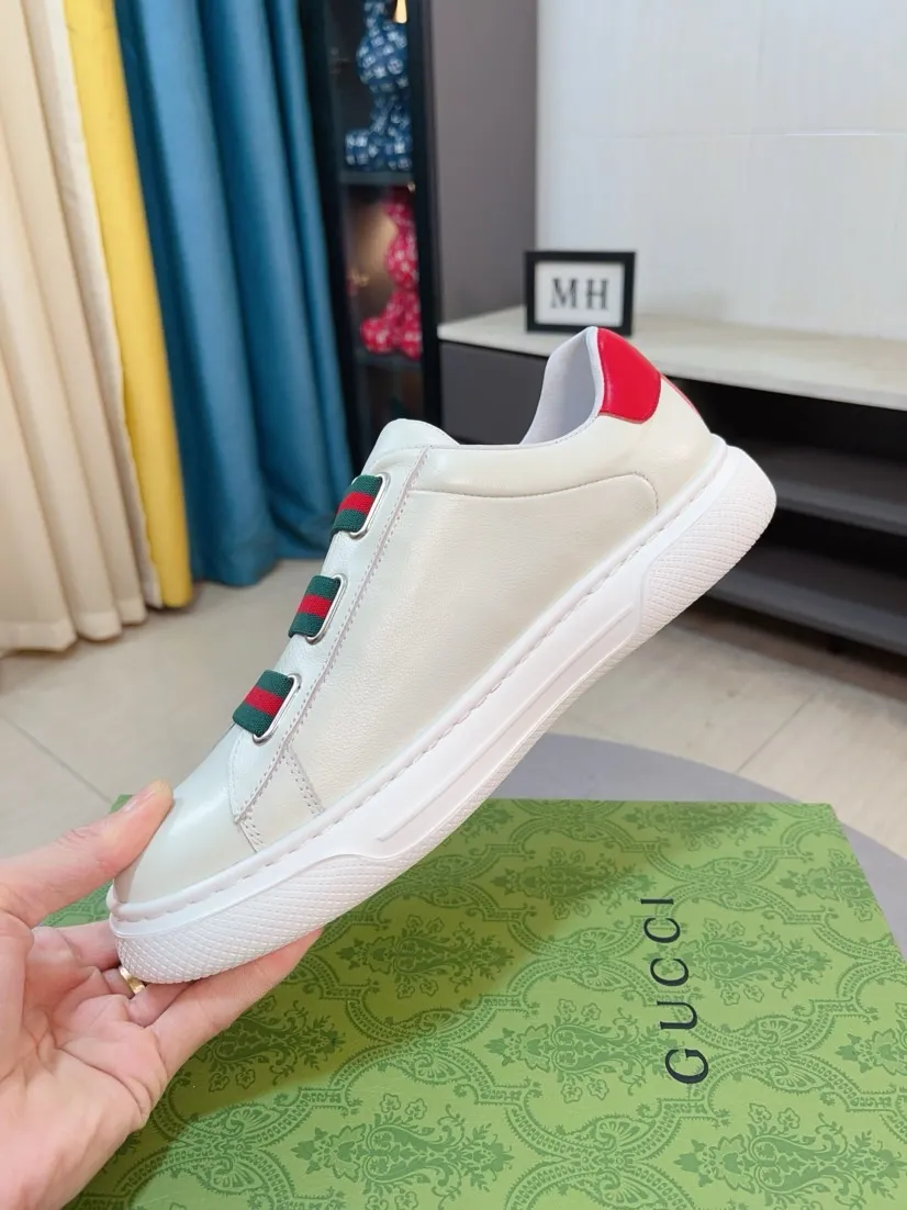 Factory price 480🌹🌹GUCCI [Gucci] New high-end brand of men's shoes, the latest fashionable casual men's shoes, trendy and versatile style, relaxed and sporty style, uppers imported from Italy, first-layer cowhide, genuine leather lining and ultra-fine workmanship. Original personalized fashionable rubber wear-resistant outsole, light and comfortable on the foot, size 38-44